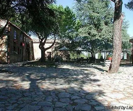فندق Colle Della Trinita 4*
